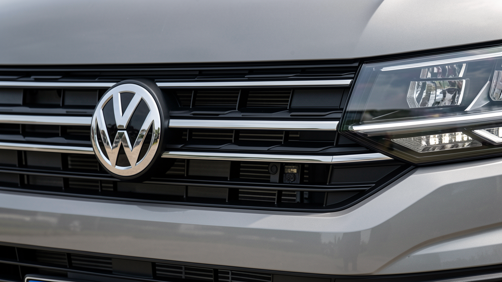 Volkswagen Caravelle 2026 IQ Light LED Matrix far detayı