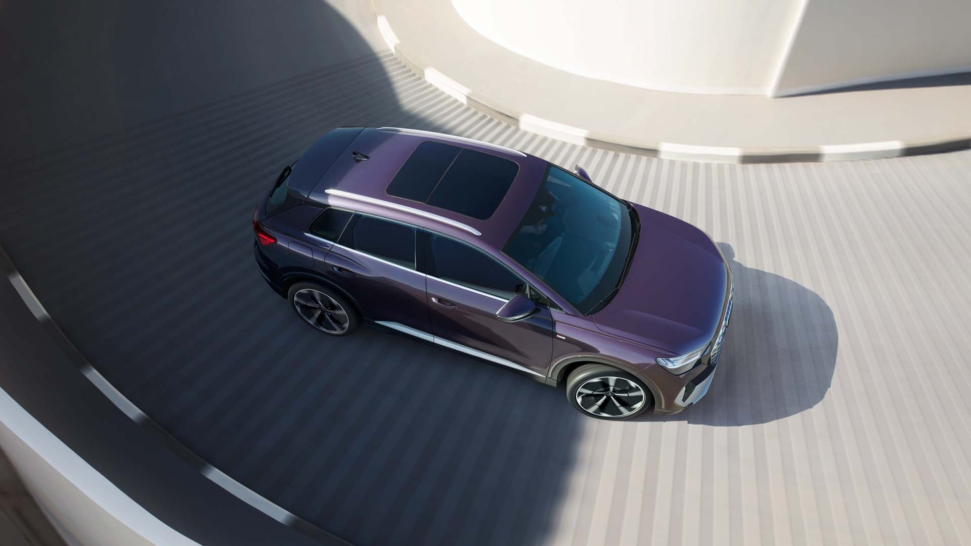 Audi Q4 e-tron yol görünümü