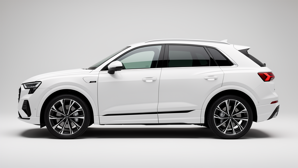 Audi Q6 SUV e-tron yan profil, atletik oranlar, panoramik cam tavan