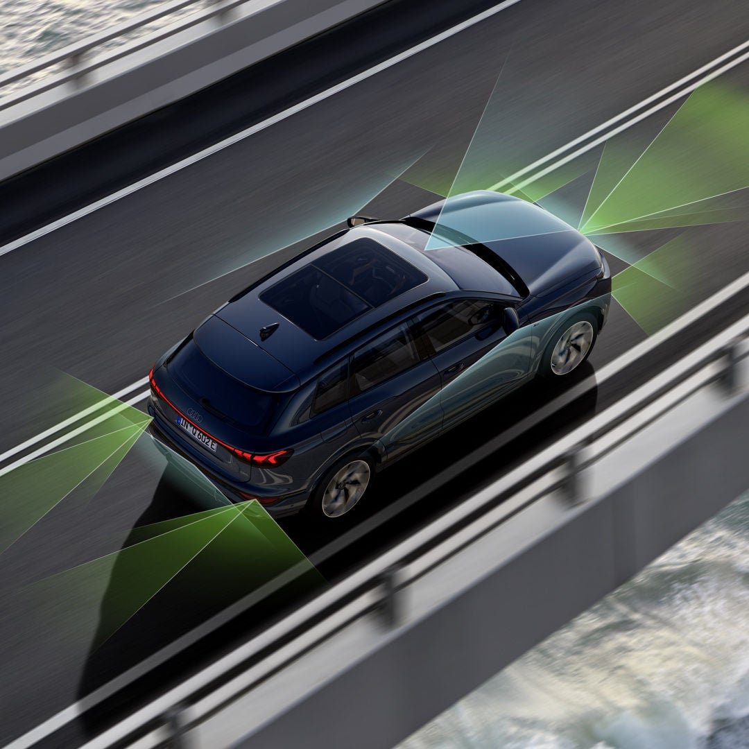 Audi Q6 SUV e-tron ic mekan detay